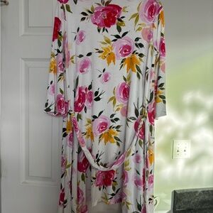 Posh Peanut NWOT Floral Print Robe. Great for maternity or postpartum